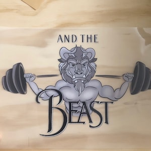 Puede incluir: Una ilustración de dibujos animados gris y blanca de una bestia levantando pesas con el texto "And The Beast" sobre la imagen.