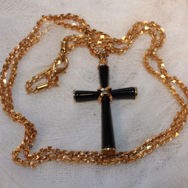 Vintage Signed PD With a Crown Premier Design Black Onyx Style Cross Necklace