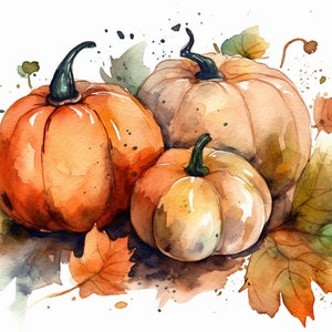 Op de afbeelding: Drie pompoenen in verschillende maten, geschilderd in aquarel, met oranje, gele en bruine tinten. De pompoenen worden omringd door groene en bruine bladeren, wat een herfstachtige sc&egrave;ne cre&euml;ert.
