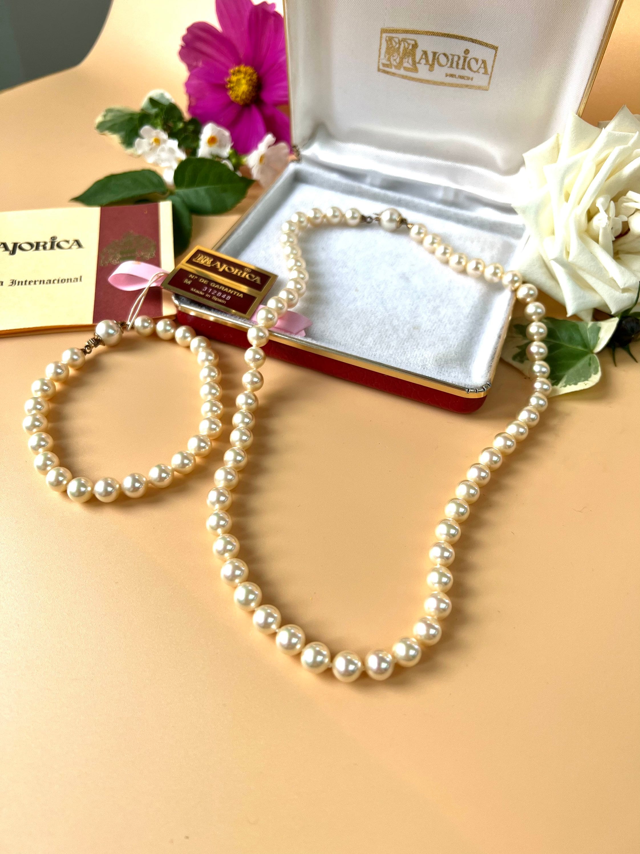 Majorica Pearl Strand Choker Necklace, Made In Spain, Case & Papers. –  Roadshow Collectibles