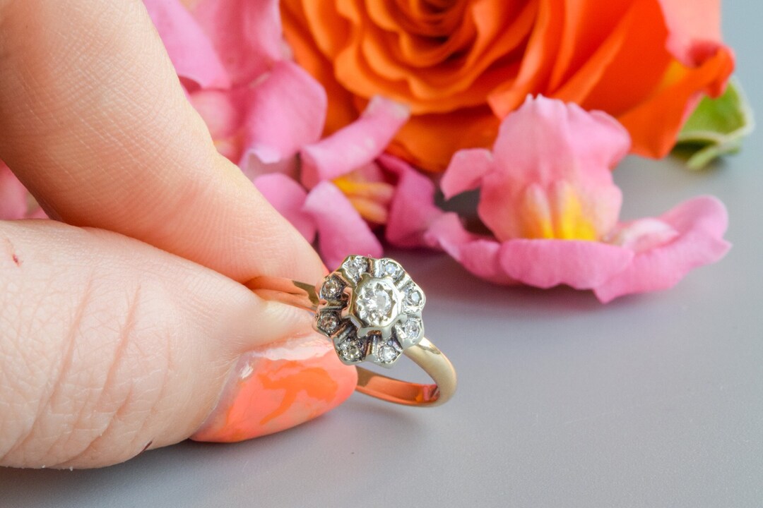 ヴィクトリア朝　ダイヤモンド　アンティークリング アンティークビクトリア朝のダイヤモンドデイジーリング9カラット