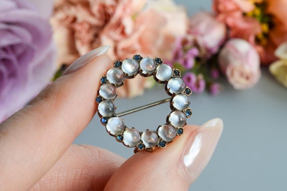 Broche Vintage Lune En Or Et Pierres Fantaisie - Bijou Ancien Du XIXème Siècle