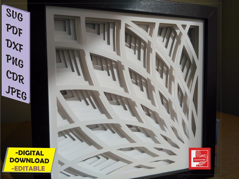 Puede incluir: Una obra de arte en papel enmarcada, con un dise&ntilde;o geom&eacute;trico en capas. La obra de arte utiliza papel blanco cortado para crear un efecto tridimensional. El marco negro rodea la pieza, que incluye texto que indica opciones de descarga digital.
