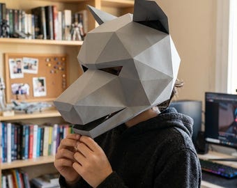 Low Poly Wolf Maske PDF Vorlage, 3D Papercraft Tiermaske, druckbare DIY Polygon Wolf Helm, Cosplay Papiermodell