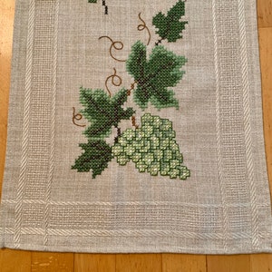 Green Grapes and Leaves Beige Runner