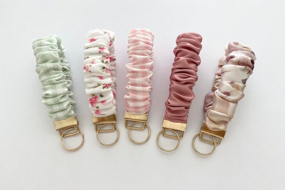 Scrunchie Keychain Wristlet, key fob keychain, scrunchie keychain, floral wristlet keychain, keychain
