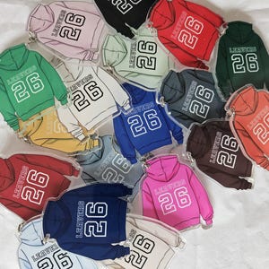 Porte-clés personnalisé Leavers 2026, porte-clés à capuche avec nom personnalisé, cadeau pour les sortants de l'école, promotion 2026, souvenir de fin d'école de 6e année,