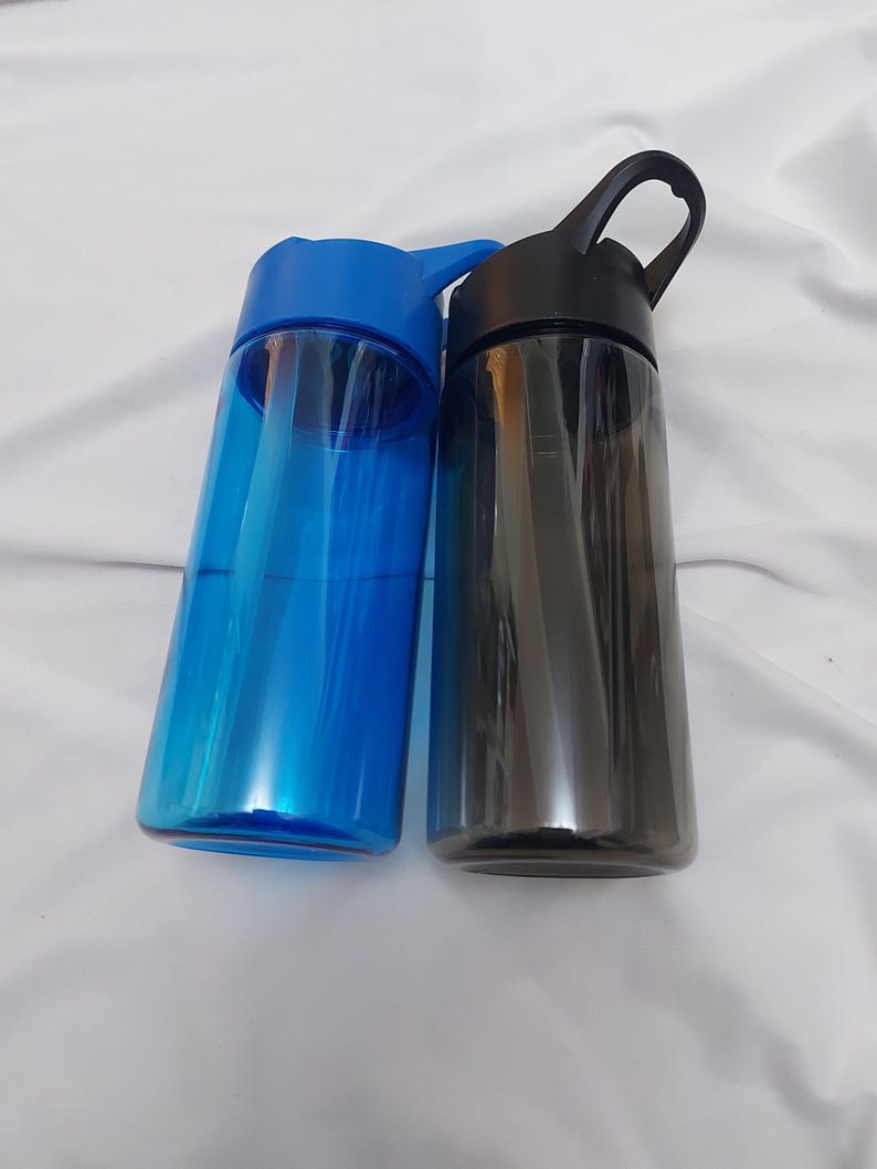 Personlig vattenflaska, 400 ml plastdryck i tritan med sugrör. Tillbaka till skolan, namnetikett, festpresenter bild 3