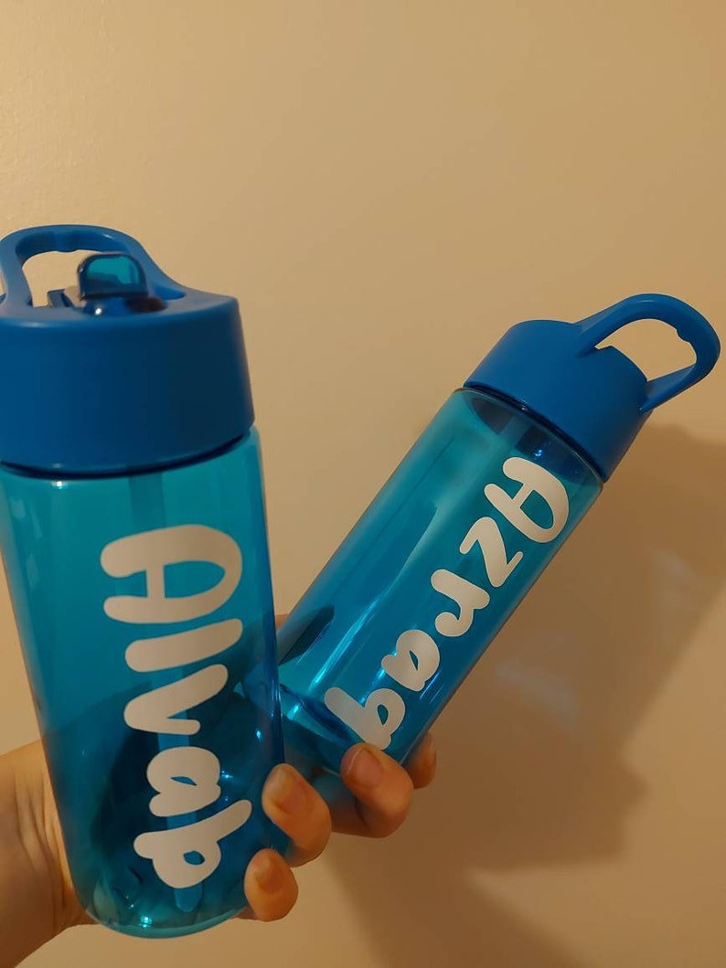 Personlig vattenflaska, 400 ml plastdryck i tritan med sugrör. Tillbaka till skolan, namnetikett, festpresenter bild 2