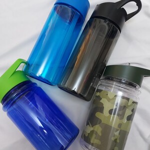 Personlig vattenflaska, 400 ml plastdryck i tritan med sugrör. Tillbaka till skolan, namnetikett, festpresenter bild 4