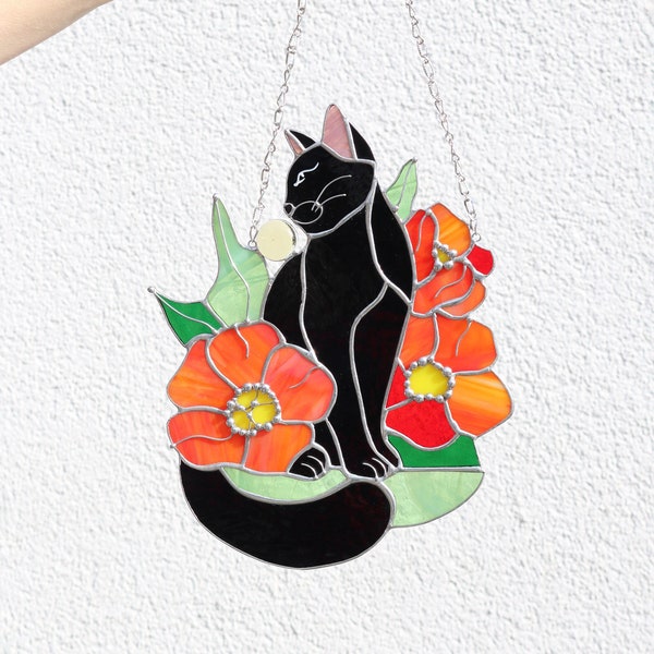 Attrape-soleil chat noir en fleurs de pavot, vitrail à suspendre, décoration murale en verre, cadeau d'art chat, cadeau fête des mères, chat personnalisé