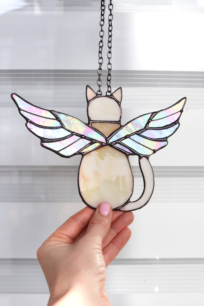 Chat attrape-soleil avec ailes d'ange Décoration murale en verre pour vitrail, décoration murale chat, idée cadeau personnalisée pour chat light beige