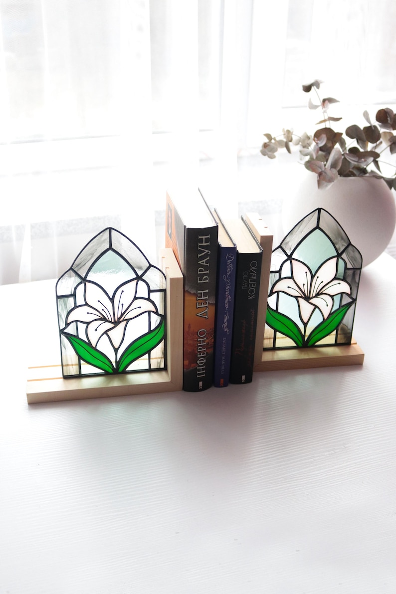 Lily Bookends Stainedglass Booklover Gift Suncatcher Unique Bookends ...