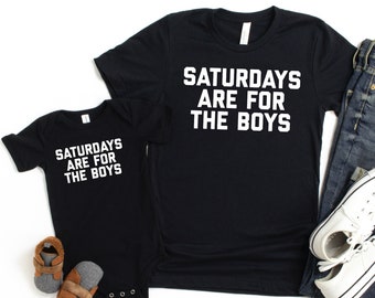 Les samedis sont pour le T-shirt des garçons, T-shirt de la fête des pères, Chemises Père Fils, Cadeau pour papa, Cadeaux pour lui, Papa et moi, Chemise du samedi, Papa