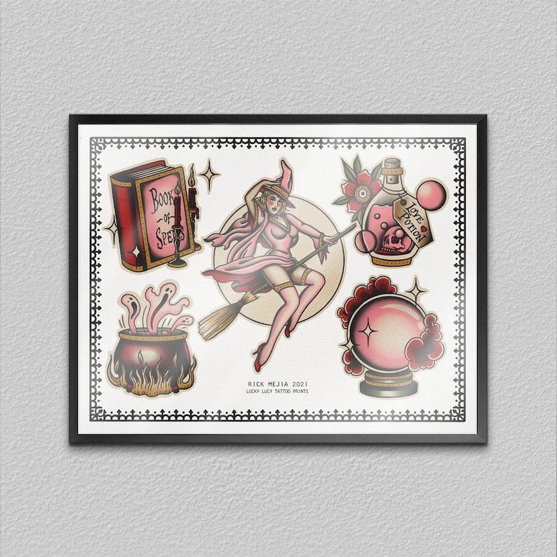 Puede incluir: Una ilustraci&oacute;n de estilo vintage de una bruja volando en una escoba con un caldero, un libro de hechizos, una botella de poci&oacute;n de amor y una bola de cristal. La bruja lleva un vestido rosa y un sombrero de bruja. La ilustraci&oacute;n est&aacute; en un marco negro con un fondo blanco.