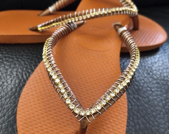 Sandalias tipo chancla Havaianas para mujer, con acabado a mano y detalles de pedrería, todas las tallas.