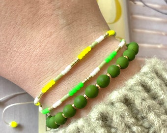 Armband Fein Makramee mit Neonperle Gelb Grün Armband Minimalistisch Bunt