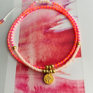 Wickelarmband Fein Makramee mit Goldmünze in Orange Pink Armband Minimalistisch mit Goldanhänger Armband Makramee Freundschaftsarmband Orange Rose