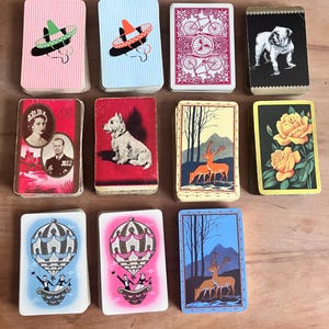 Naipes antiguos para manualidades, efímeras para diario, De La Rue, naipes antiguos de Universal, colección de naipes variados de técnica mixta.