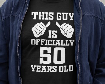 Camiseta Este cara tem oficialmente 50 anos de idade e presente de aniversário de 50 anos