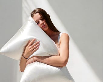 Silk Hyaluronic Acid Pillowcase by INNELLI, 100% Mulberry Silk