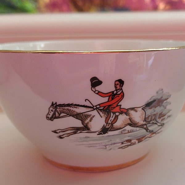 CARRIGALINE Pottery sugar or cream bowl, vintage Irish pottery Collectable from Ireland 1950s Hunting themed sugar bowl fox and hounds