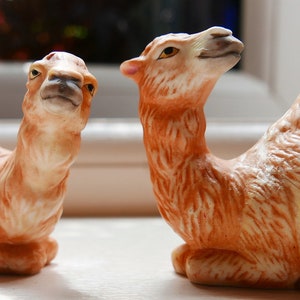 Vintage CAMEL figurine replacement Nativity figures, Christmas Crib,  Two Camels for Nativity scene. 2 ceramic camels, vintage Crib figures,