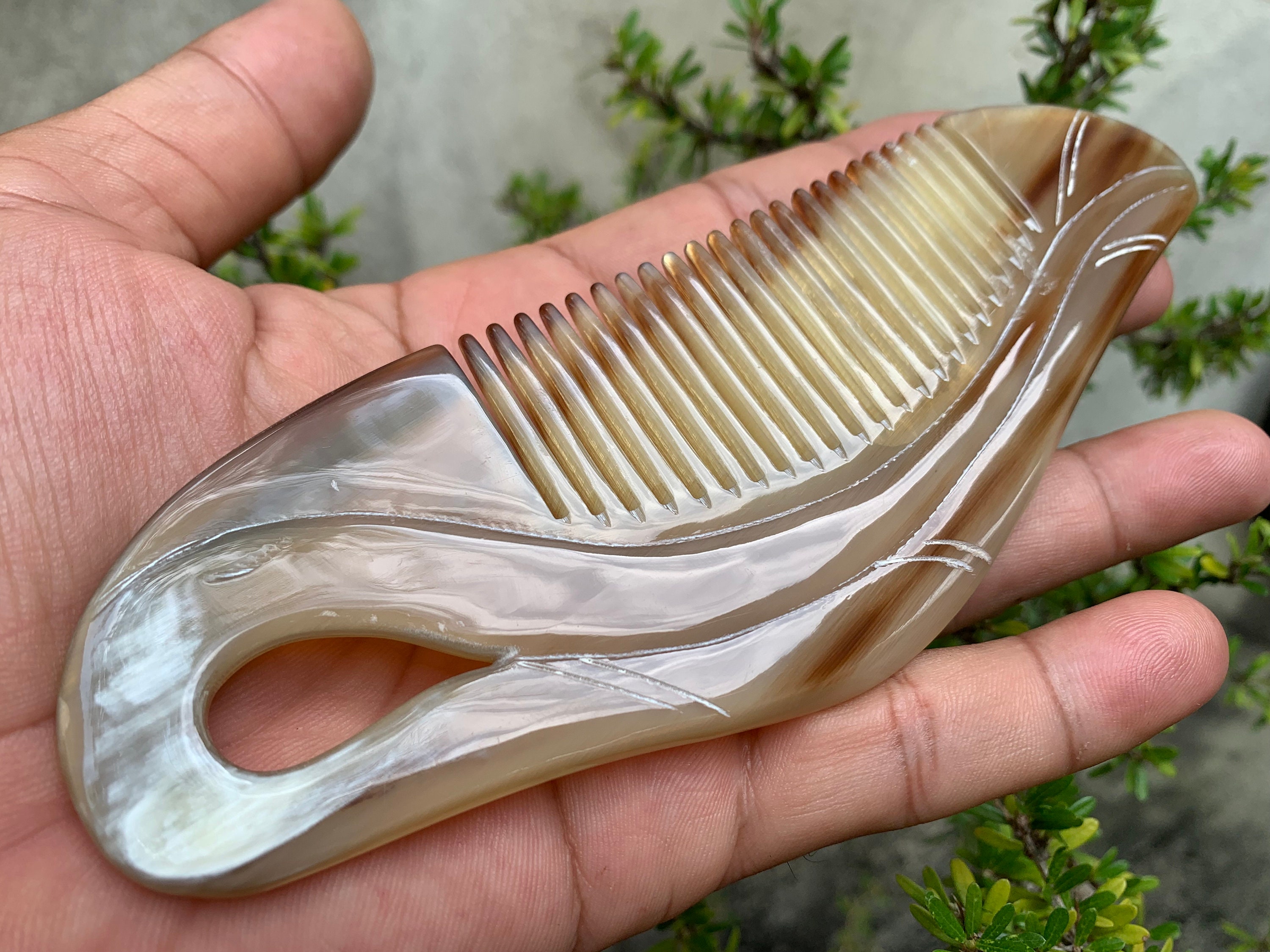 Mexican Hand Made White and Black Cow Horn Decorative Hair Comb Spanish Mantilla Art Nouveau Hair Comb, 4 Prong Hair Com  main image 4