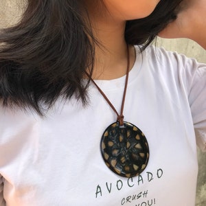 Buffalo Horn and Lacquer Pendant, Buffalo Horn and Lacquer Jewelry, Horn Lacquer Necklace, Handmade Oval Pendants, Handcrafted Horn Pendants
