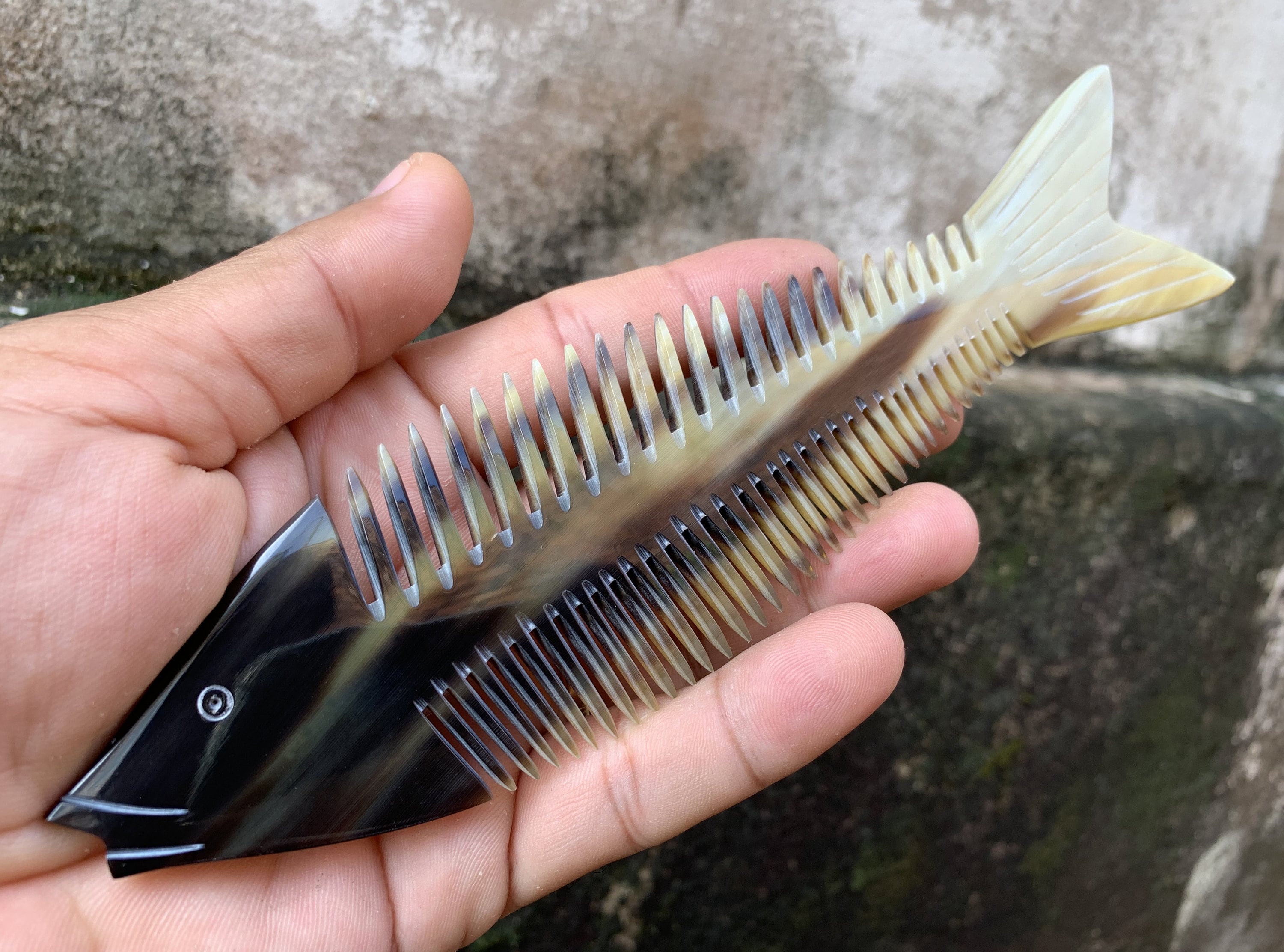 水牛ヘアコーム 水牛の角で作られたヘアコーム、ヘア用コーム、ウェディング