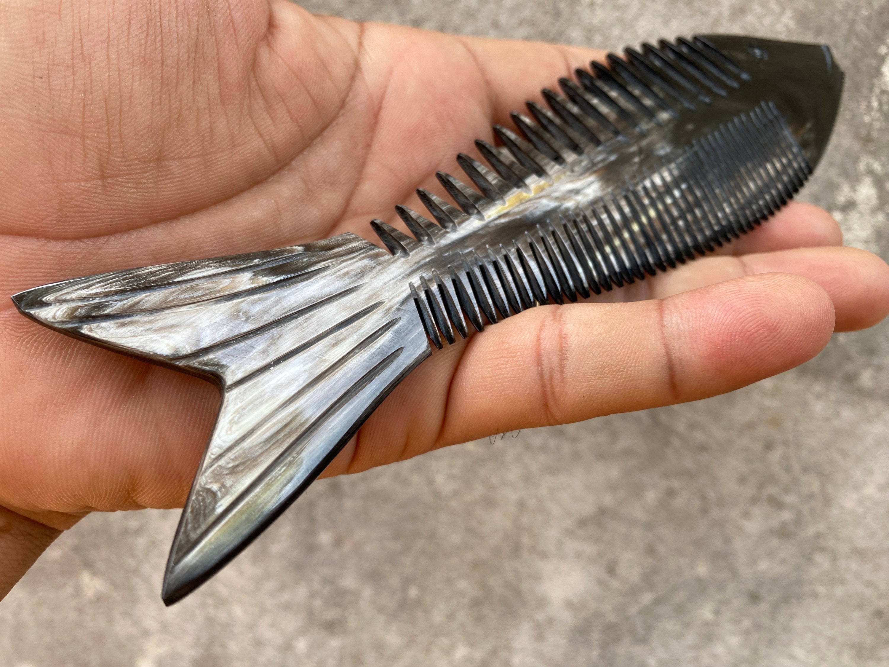 水牛ヘアコーム 水牛の角で作られたヘアコーム、ヘア用コーム、ウェディング