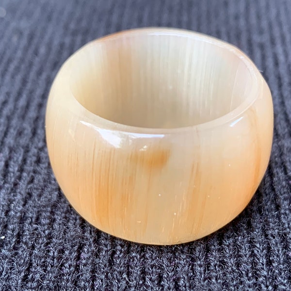 Size 8 Natural Buffalo Horn Chunky Ring, Buffalo Horn Jewelry, Gift for her, Boho Ring, Horn Ring, Buffalo Horn Jewelry, Artisan Jewelry