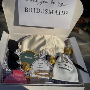 Personalizowane pudełka na zaręczyny dla druhen