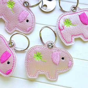 Lucky pig keychain pocket charm embroidered on artificial leather, backpack pendant gift Christmas pig lucky charm