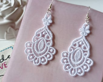 Weiße Lace Ohrringe Spitze leicht, Statement Schmuck gestickt