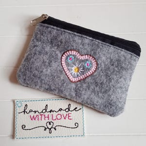 Mini Geldbeutel Herz Filz bestickt, Geldbörse Kartentasche, rosa grau schwarz, Dirndl Kopfhörertasche Tampontasche