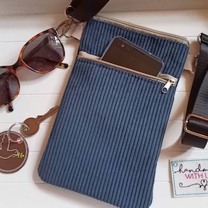 Kleine blaue Crossbody Bag aus Cord mit 2 Fächern Umhängetasche, Schultertasche, Festival Tasche Handytasche zum Umhängen