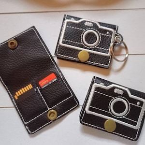 SD Karten Etui Hülle für 2 SDCards, Kamera Schlüsselanhänger Kunstleder gestickt, Geschenk Fotograf