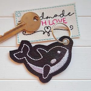 Orca Wal Schlüsselanhänger, gestickt Kunstleder schwarz, Taschenbaumler, Anhänger Rucksack, Geschenk Mitbringsel