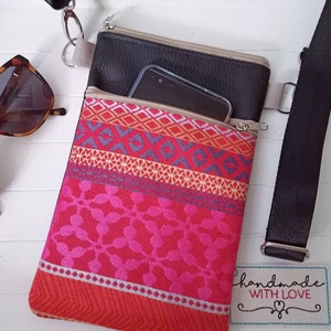 Umhängetasche Orient Stoff und schwarzes Kunstleder mit 2 Reissverschluss Fächern Handytasche zum Umhängen pink rot orange