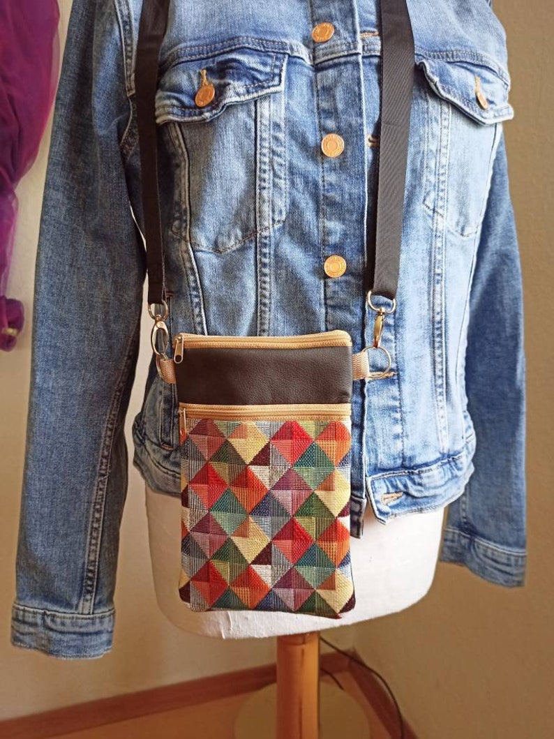 Kleine Festival Tasche bunt aus Kunstleder und Gobelin mit 2 Fächern Umhängetasche, Schultertasche, Handytasche zum Umhängen Bild 3