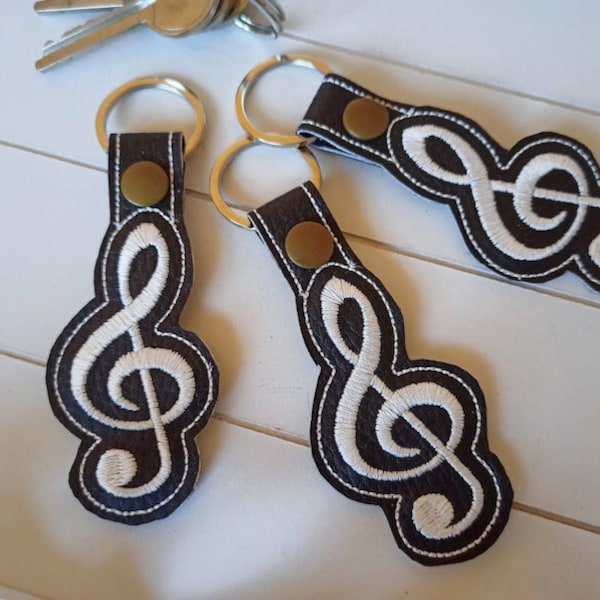 Treble clef keyring pocket watch chain embroidered on imitation leather, pendant treble clef gift musician, black and white