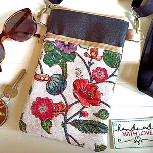 Kleine Crossbody Bag Floral, Gobelin Stoff und Kunstleder mit 2 Reissverschluss Fächern, Festival Schultertasche, Handytasche zum Umhängen