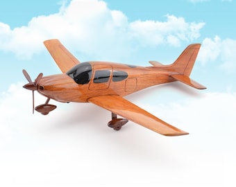 Cirrus SR22 Aircraft Wooden Moldel - Wood Best gift for pilots and holidays. Custom gift Christmas