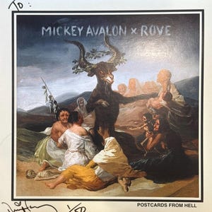 Álbum de vinil "Postcards from Hell" de 12" autografado e personalizado com conjunto de 9 cartões postais artísticos