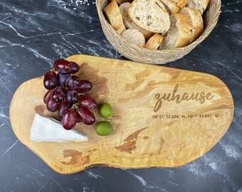 Planche à découper en bois d'olivier - cadeau pour homme et femme - planche à goûter, planche à goûter avec gravure/écorce - cadeau personnalisé