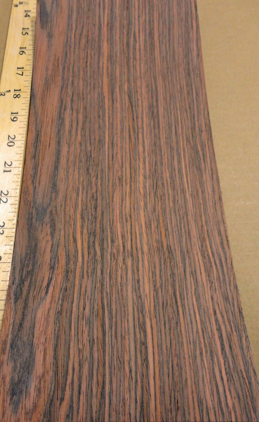 ローズウッド複合材ベニヤ 6 インチ x 12 インチ - 13 インチ、紙製