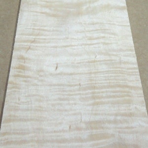 Maple Curly Quilted wood veneer 6&quot; x 100&quot; raw no backing 1/42&quot; thickness 0032