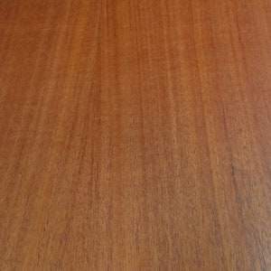 Band Sapele Mahagoni Furnier 122cm x 61cm mit Papierrücken A grade 1/40&quot;