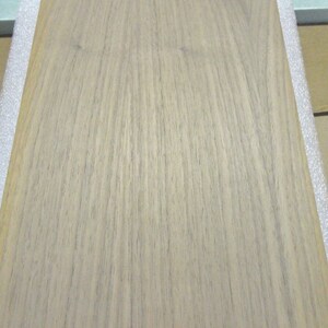Walnotenhoutfineerpaneel 3/4" x 8" x 12" op MDF-plaat met papieren drager